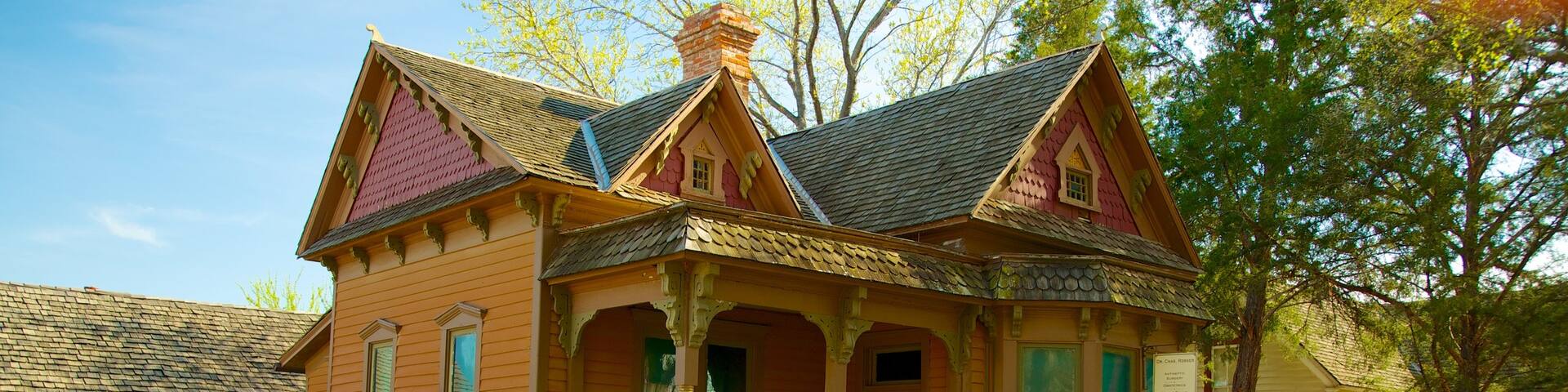 Dallas Heritage Village which includes heritage architecture, a small town or village and a house