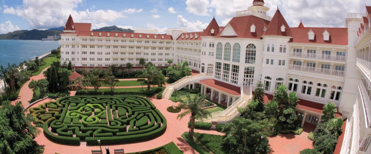 Hong Kong Disneyland showing a garden and a hotel