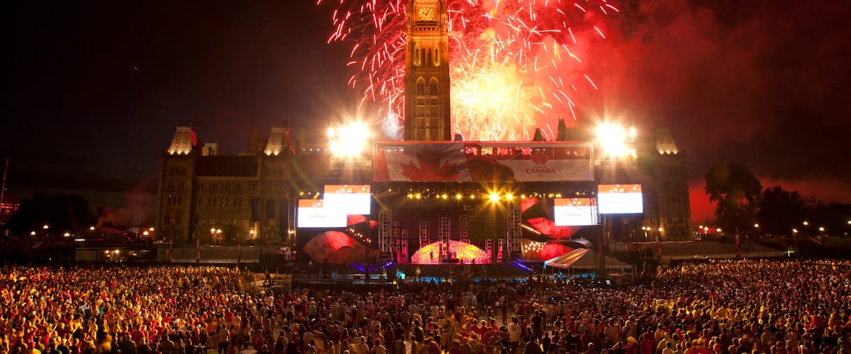 Parliament Hill featuring performance art, night scenes and nightlife