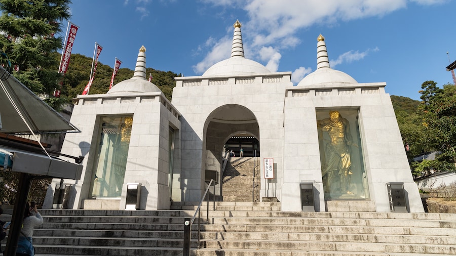 Saijoinari Temple
