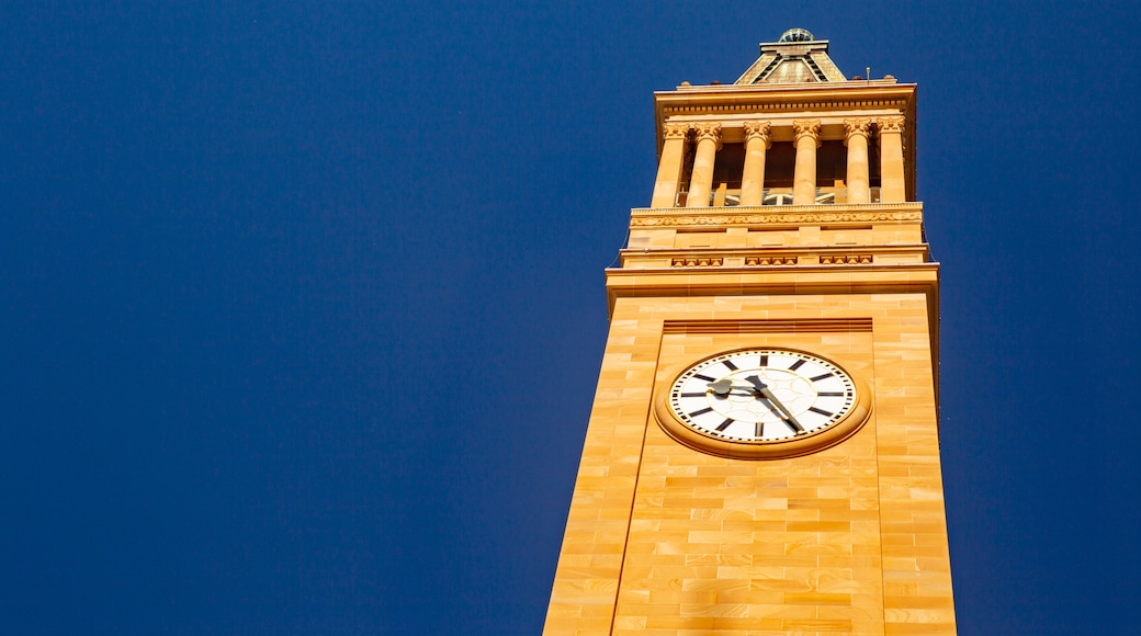 Brisbane City Hall featuring heritage architecture and an administrative buidling