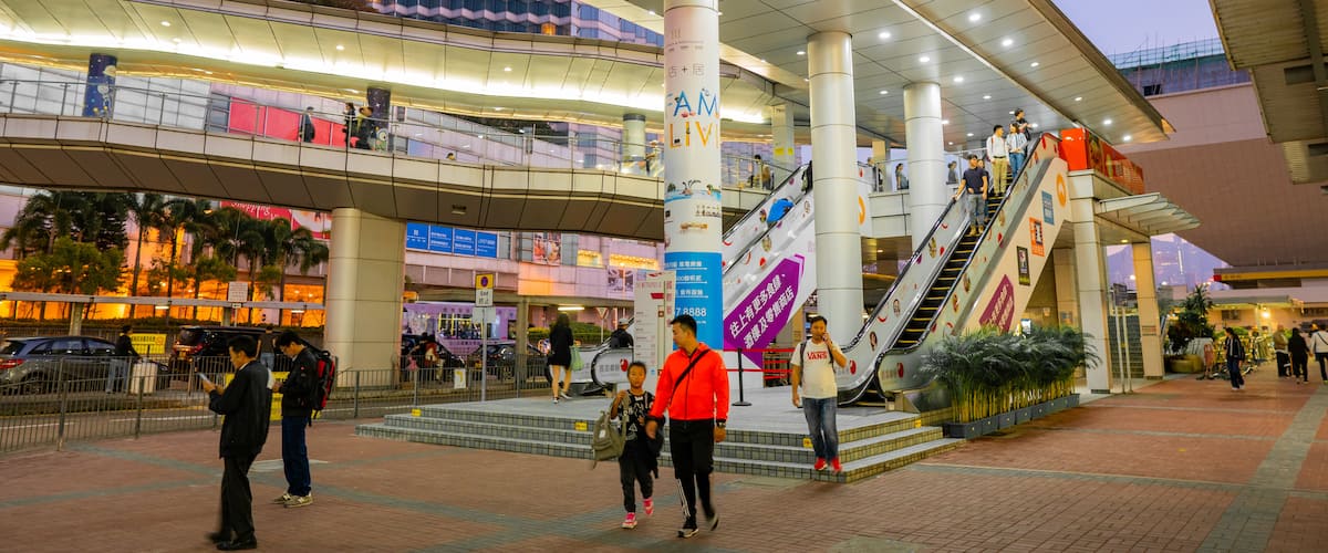 Hung Hom which includes street scenes and night scenes