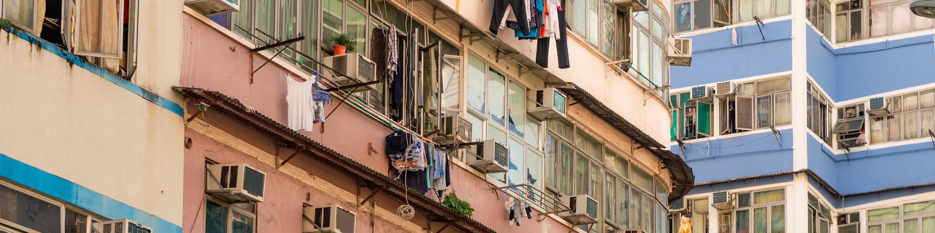 Sham Shui Po showing a city