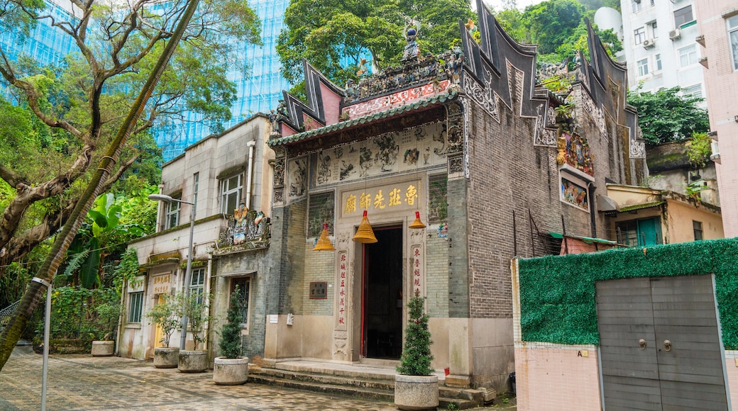 Lo Pan Temple showing heritage elements