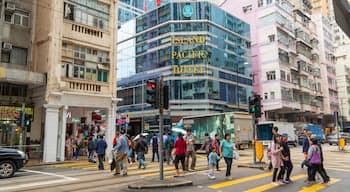 Sai Ying Pun showing a city and street scenes