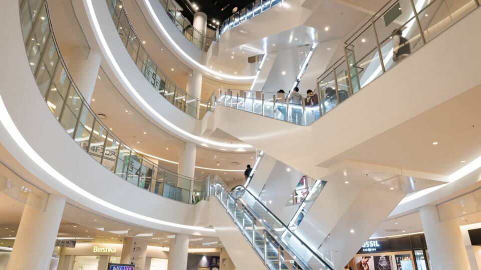 DiverCity Tokyo Plaza which includes interior views