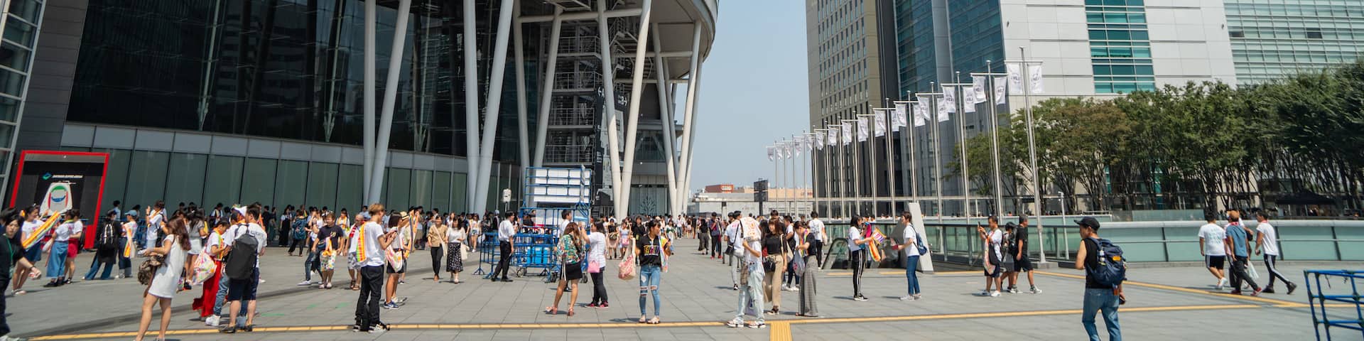 Saitama Super Arena featuring street scenes, modern architecture and a city