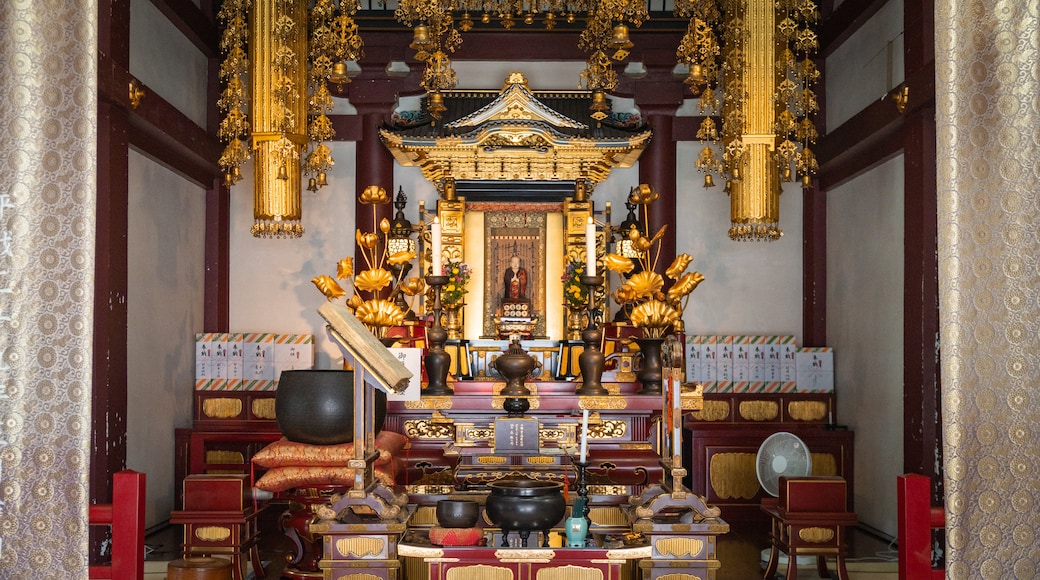 Ikegami Honmonji Temple showing religious elements, heritage elements and a temple or place of worship