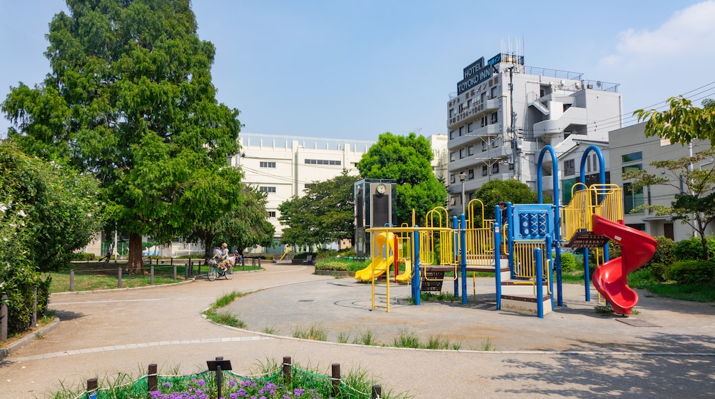 Nishikamata Park which includes a playground