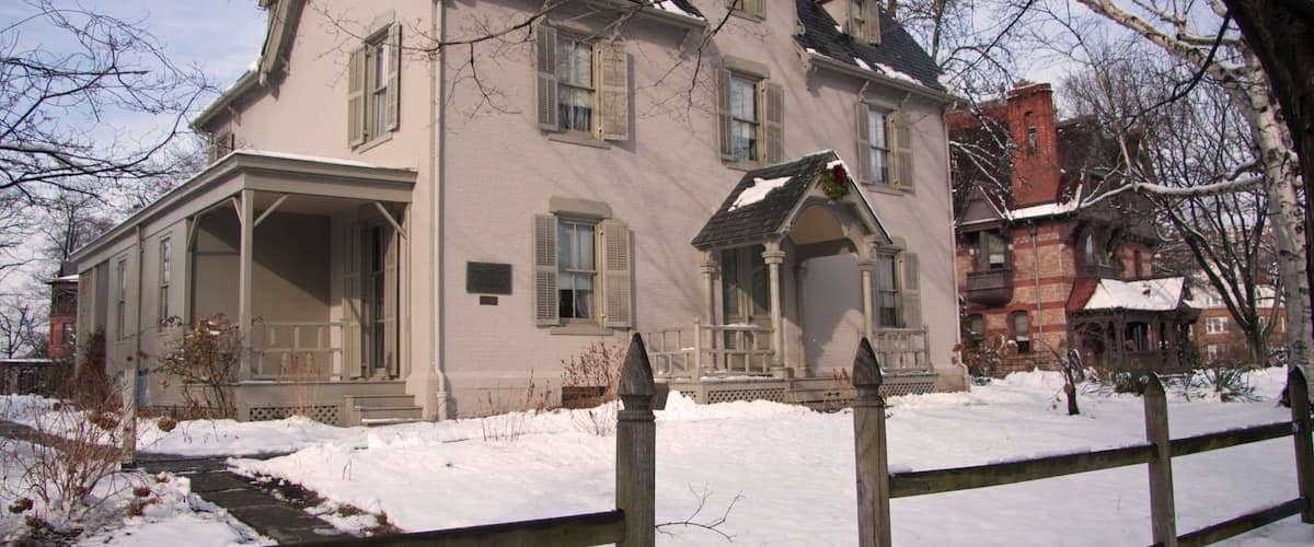 Hartford showing snow and a house