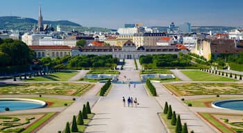 Belvedere ofreciendo un jardín, palacio y una ciudad