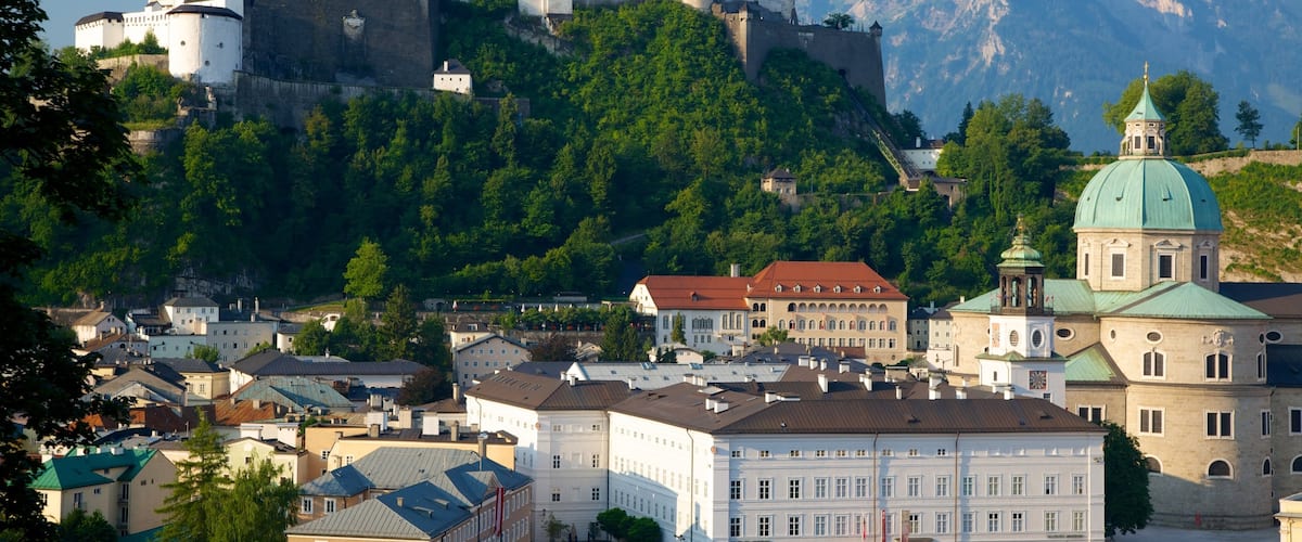 Montaña Kapuzinerberg que incluye elementos del patrimonio, patrimonio de arquitectura y castillo o palacio