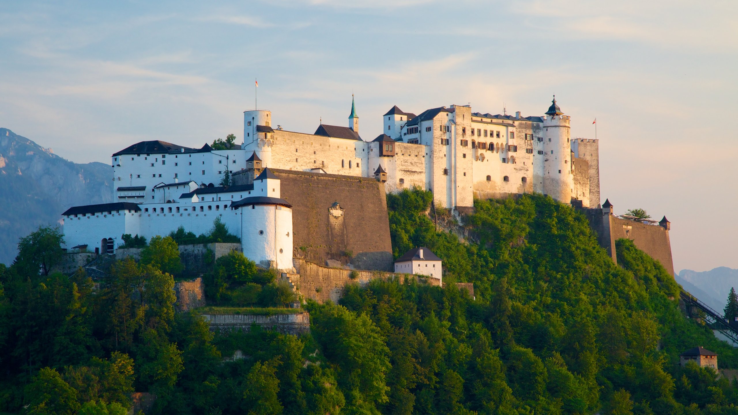 Kapuzinerberg Hill showing a castle and heritage architecture