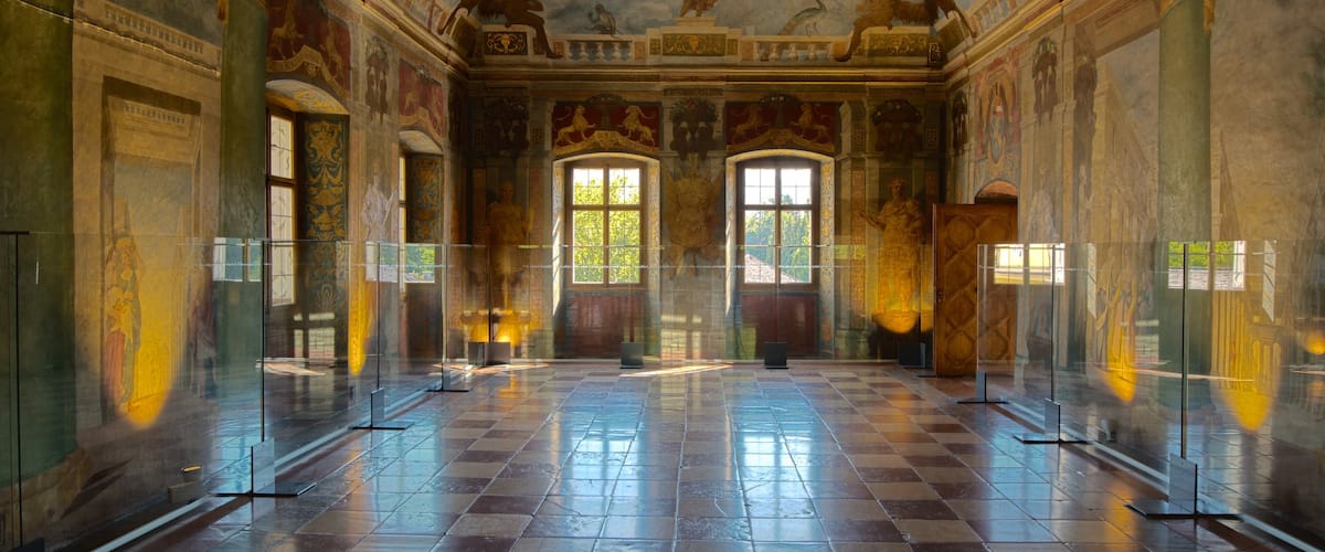 Château d\'Hellbrunn mettant en vedette vues intérieures, patrimoine architectural et château ou palais