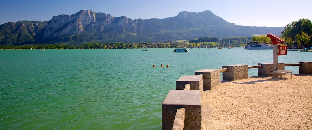Mondsee mettant en vedette montagnes, panoramas et baignade