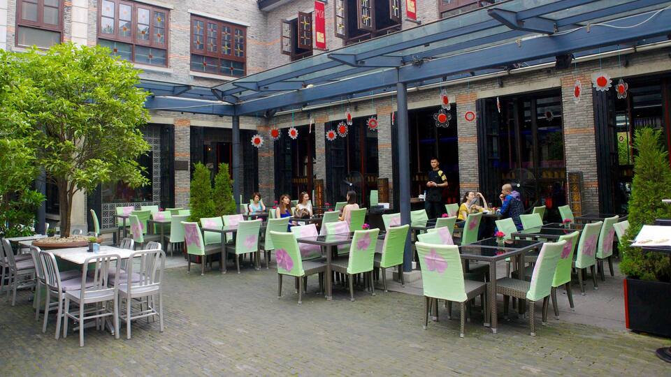 Xintiandi featuring outdoor eating, dining out and a city