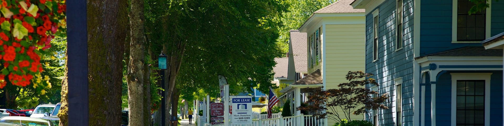 Port Gamble which includes a small town or village, a house and street scenes