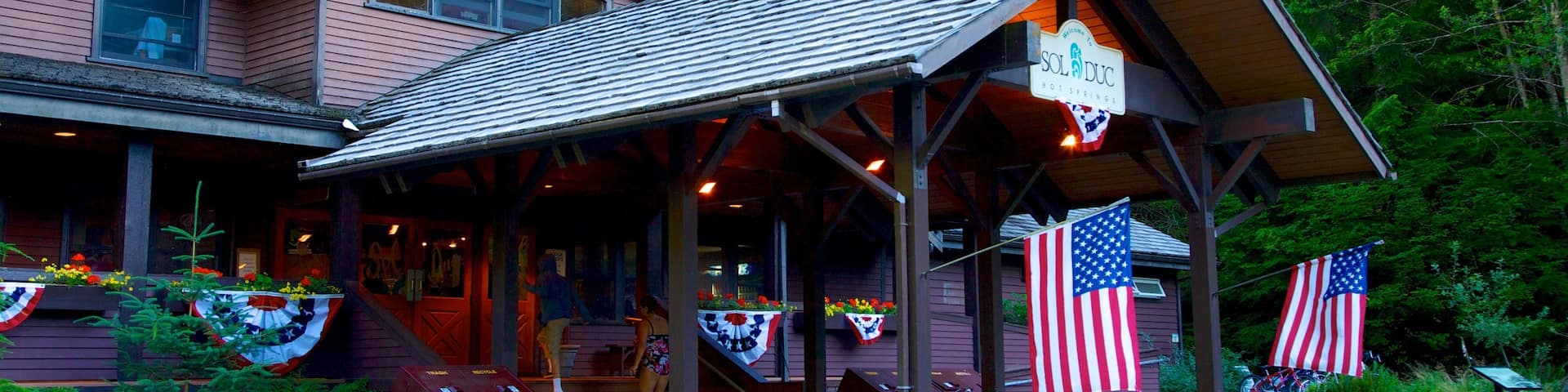 Cascadas Sol Duc mostrando un hotel