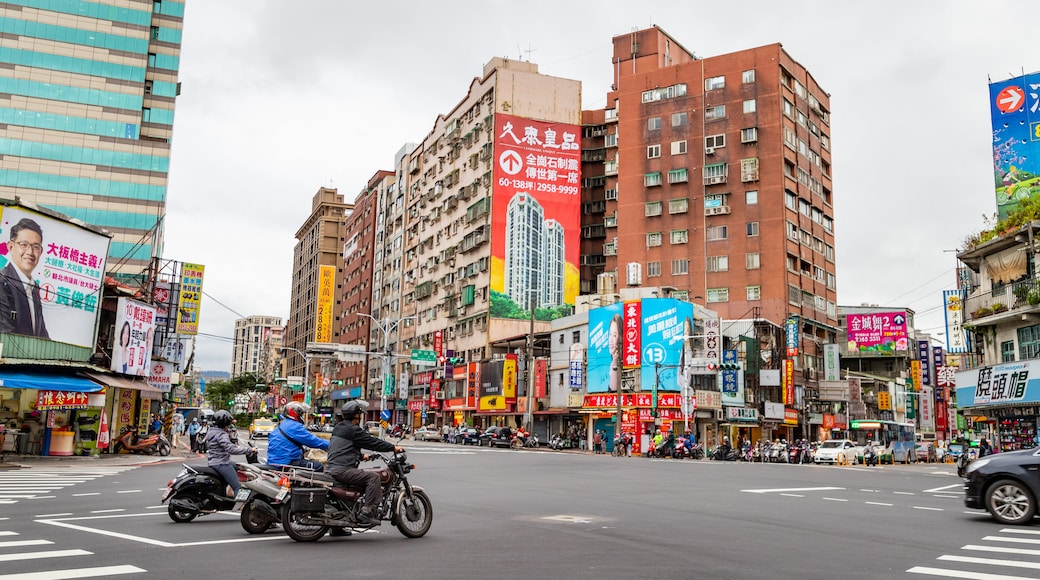 Banqiao featuring street scenes and motorbike riding