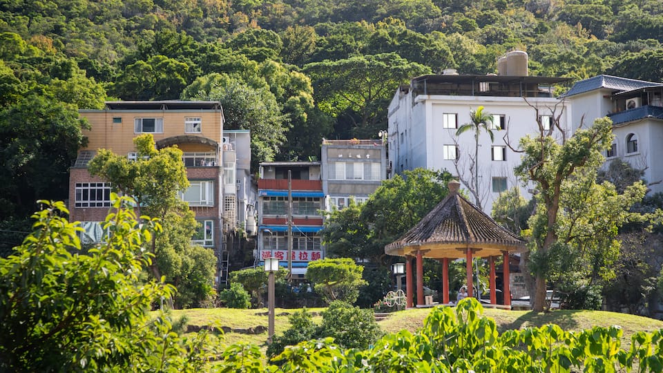 Beitou featuring a small town or village and a garden