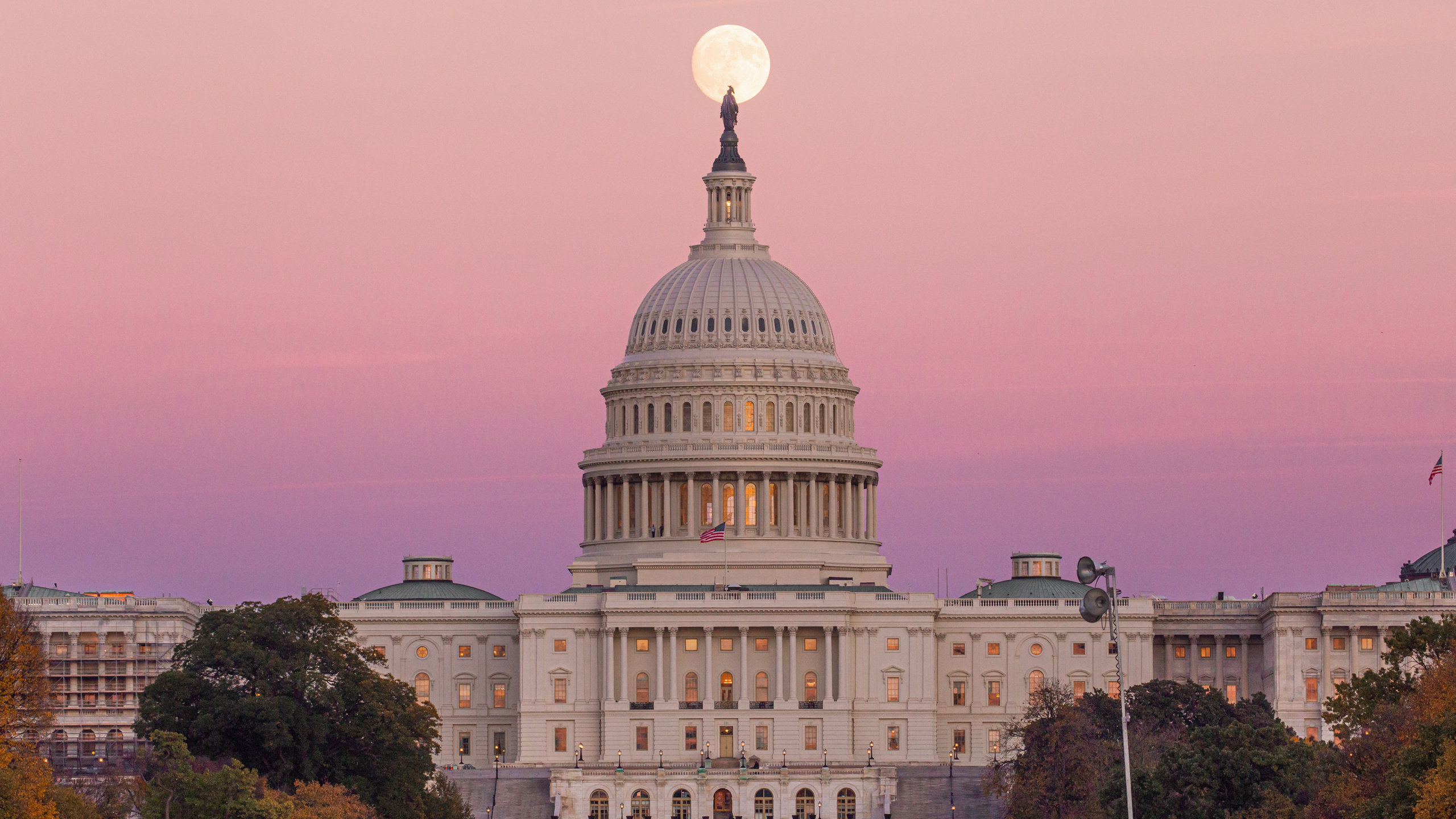 United States Capitol which includes heritage architecture, an administrative buidling and a sunset