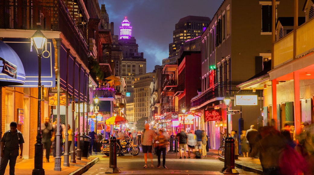 Bourbon Street which includes street scenes, nightlife and a city