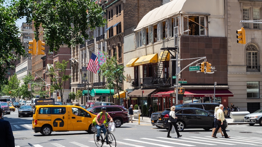 Upper East Side featuring street scenes
