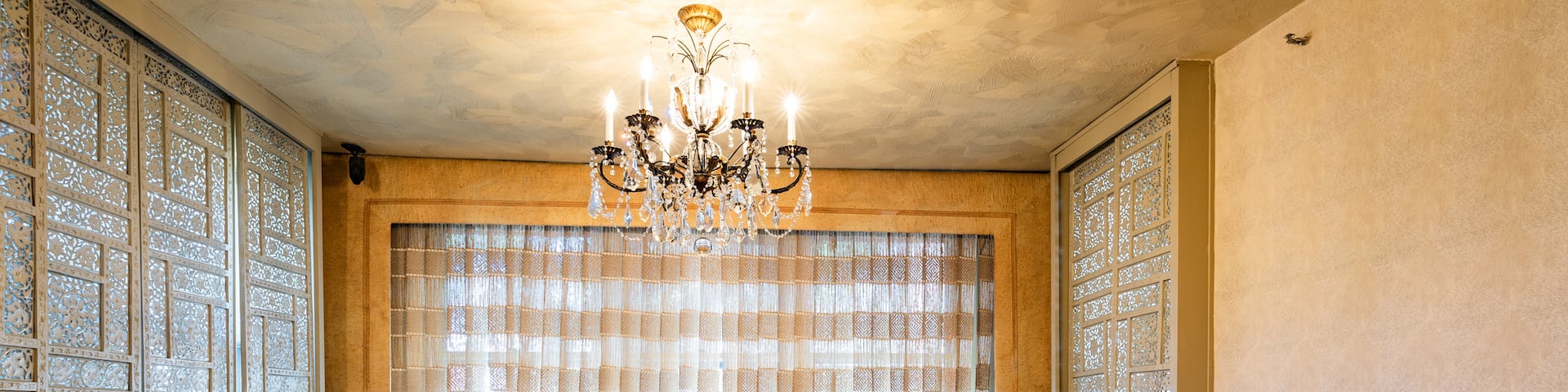 Louis Armstrong House showing heritage elements, a house and interior views