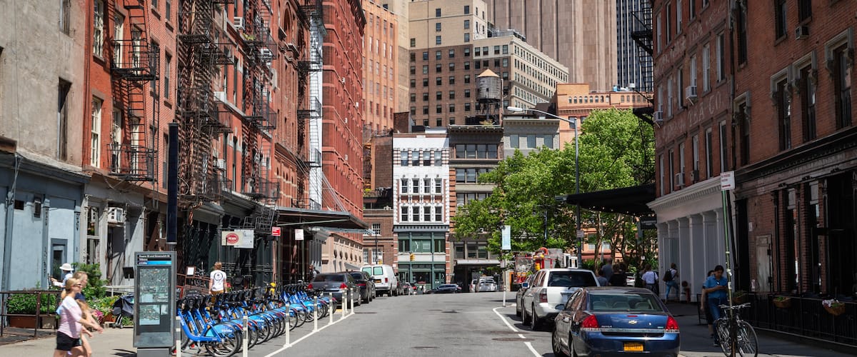 Tribeca featuring street scenes and a city
