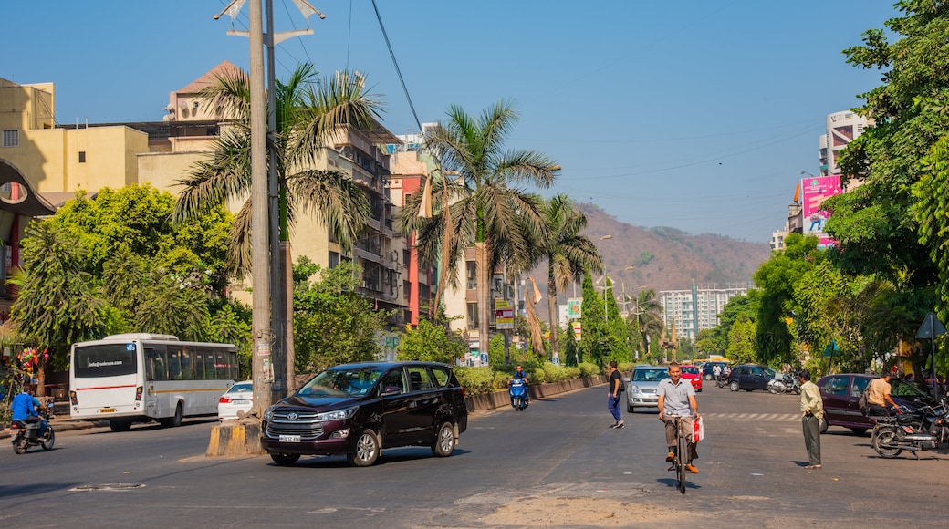 Kharghar featuring street scenes