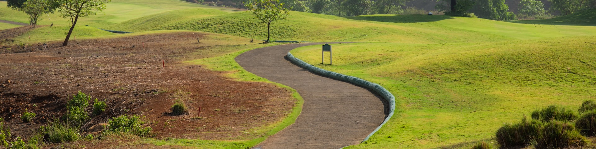 Kharghar Valley Golf Course featuring a city and golf