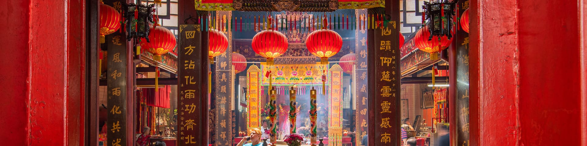 Sin Sze Si Ya Temple featuring interior views and heritage elements