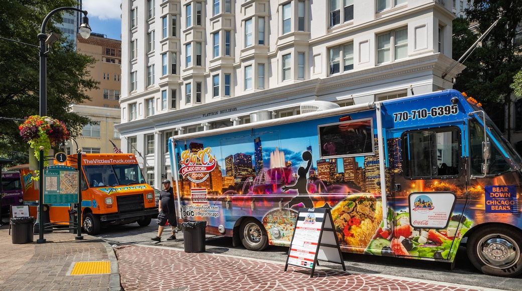 Woodruff Park showing street scenes