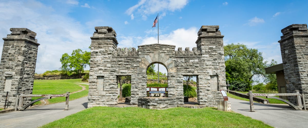 Fort Negley Park showing a garden and heritage elements