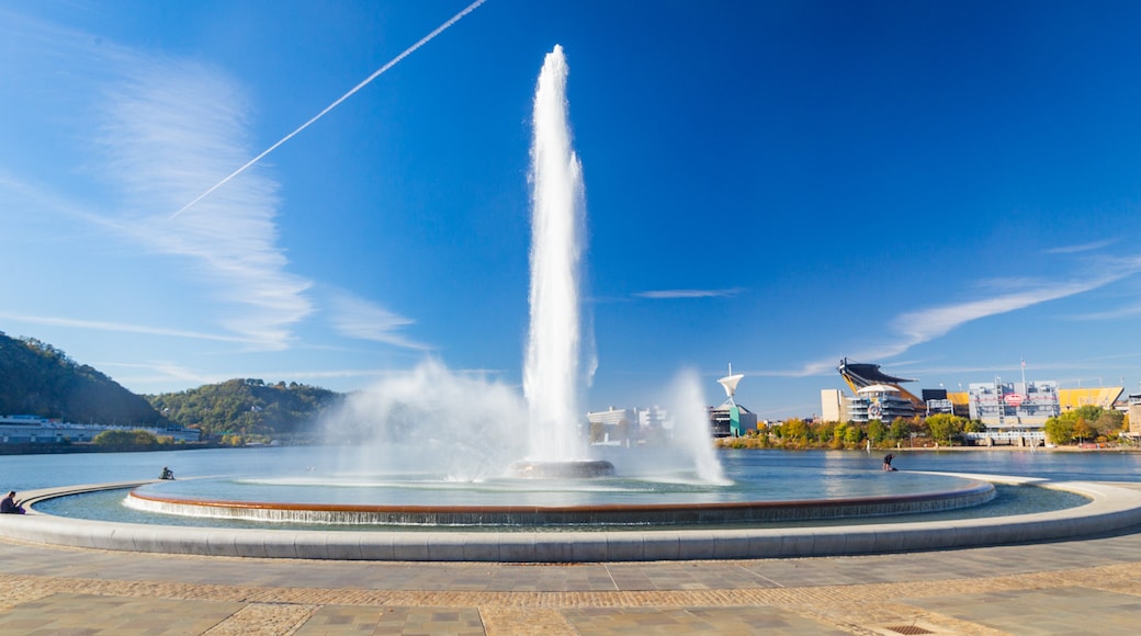 Point State Park featuring a fountain