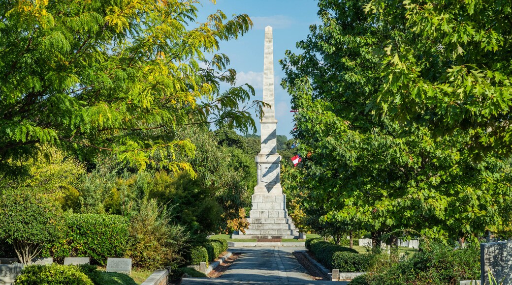 Oakland Cemetery