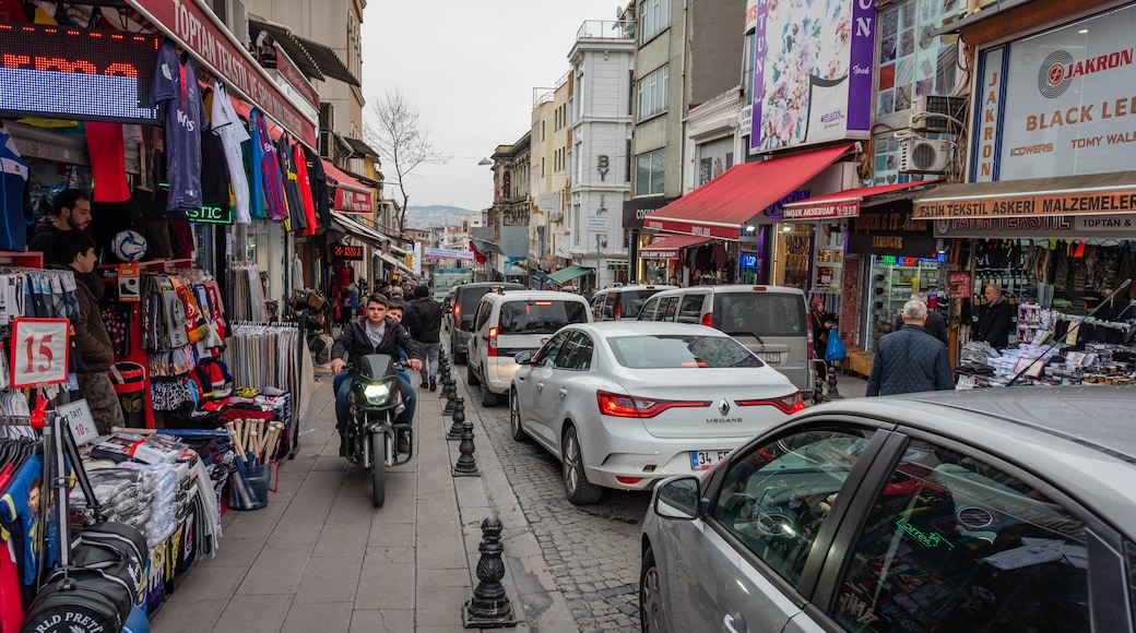 Beyazit showing street scenes