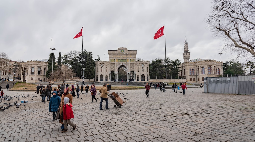 Plaza Beyazit