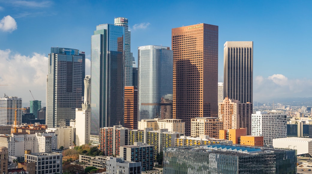 Los Angeles City Hall showing a city, landscape views and a high rise building