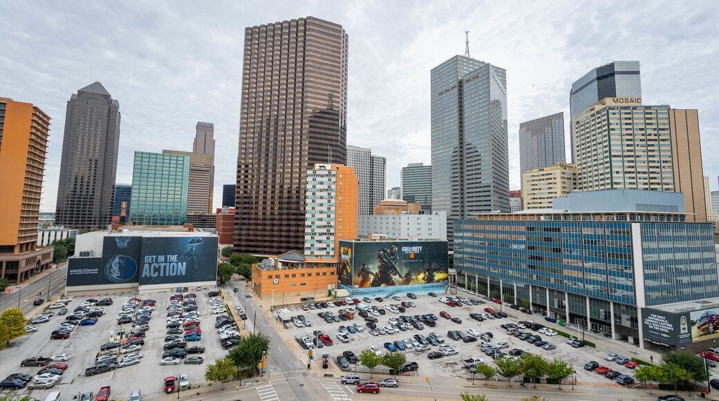 Main Street District featuring a city