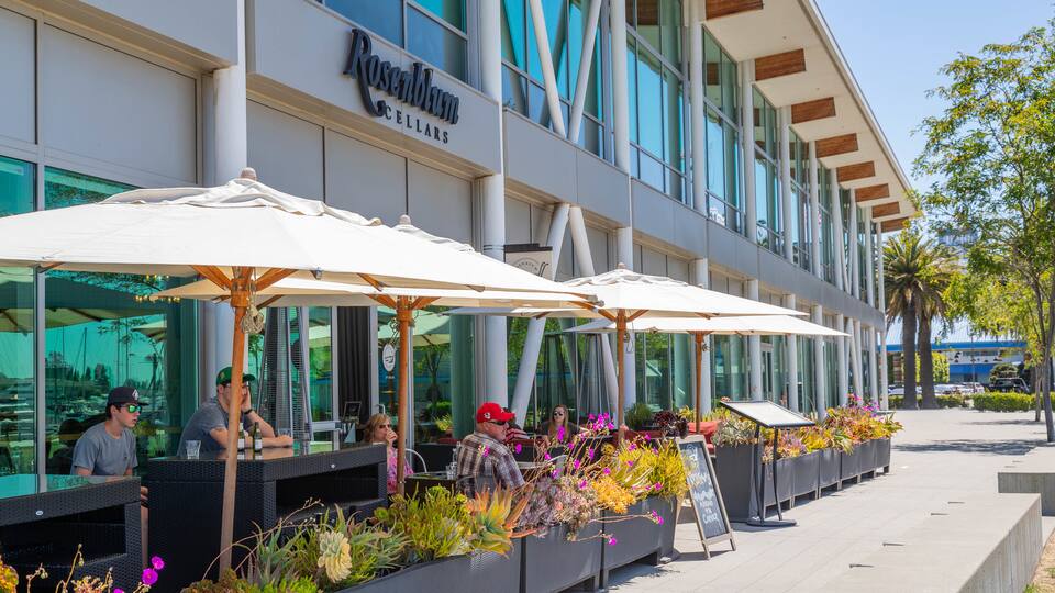 Rosenblum Cellars which includes outdoor eating as well as a small group of people