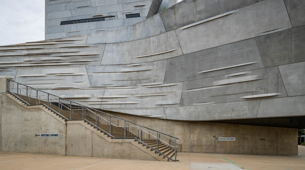 Perot Museum of Nature and Science which includes modern architecture