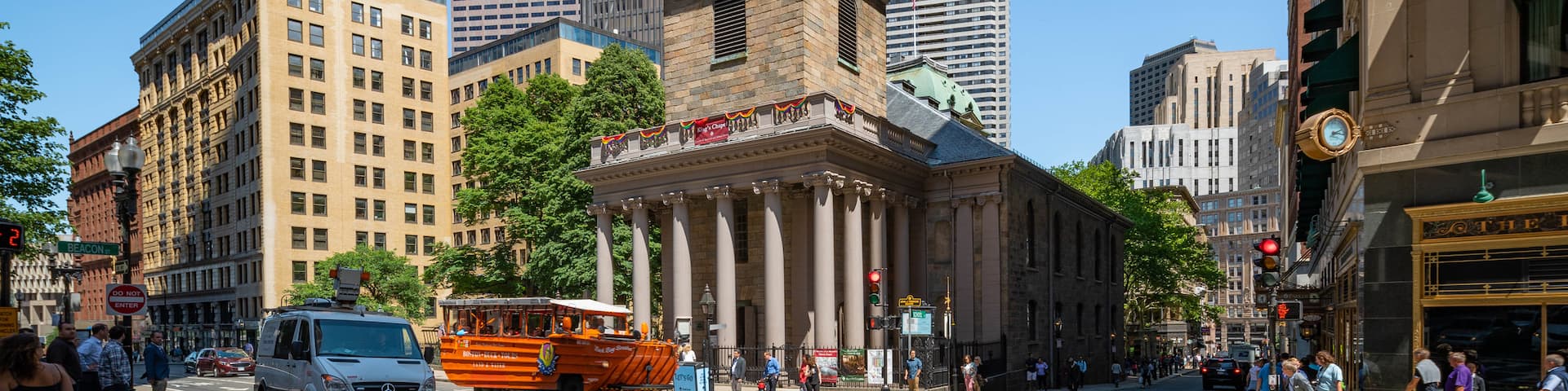 King\'s Chapel which includes a city