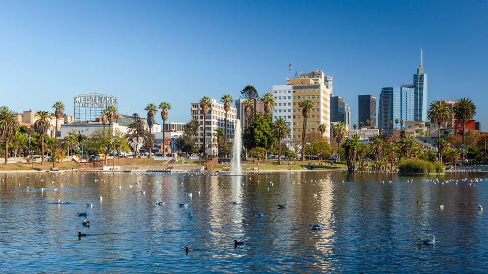 MacArthur Park showing a lake or waterhole and a fountain
