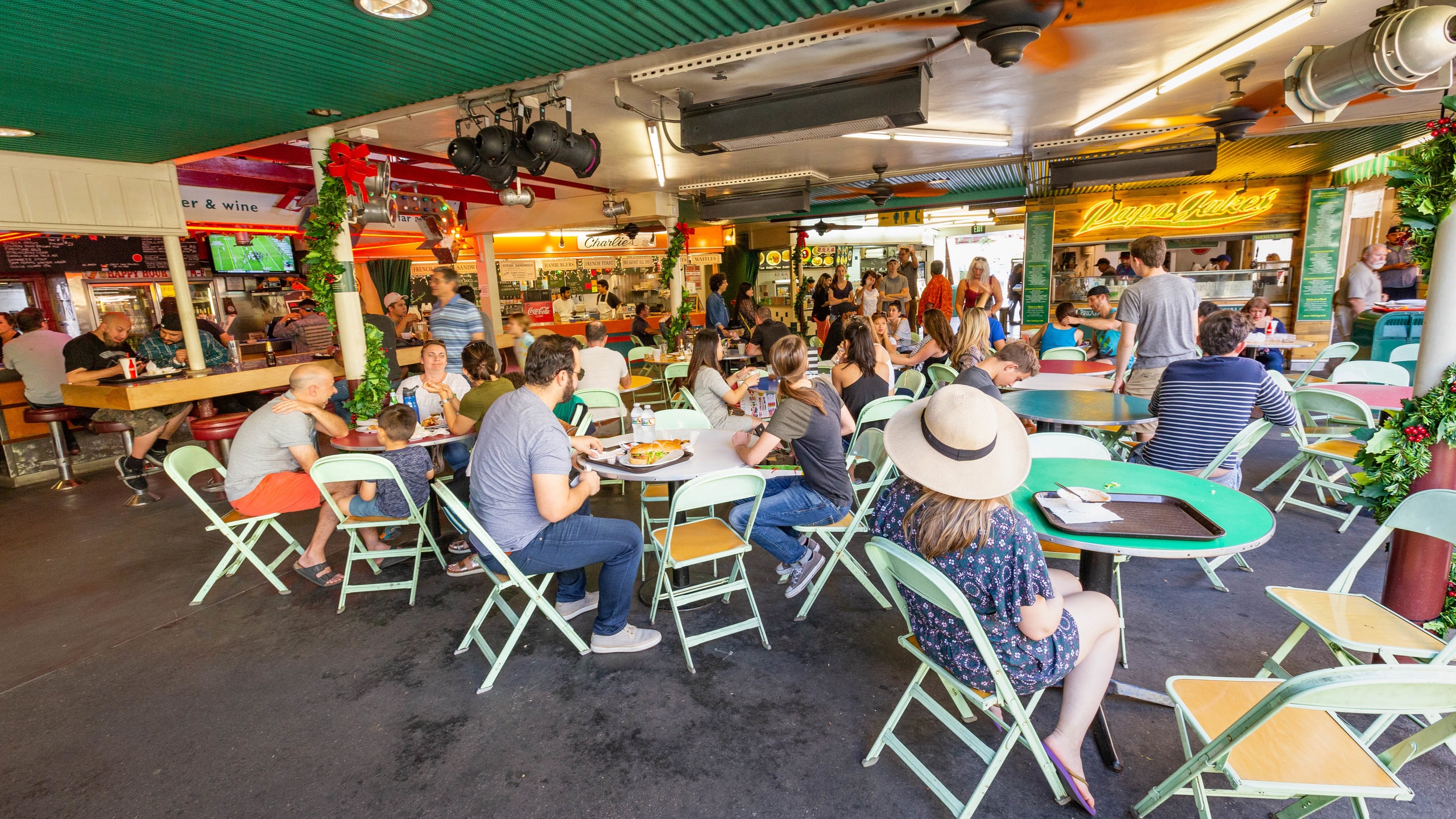 ファーマーズ マーケット (フェアファックス ディストリクト) ツアーとアクティビティ エクスペディア