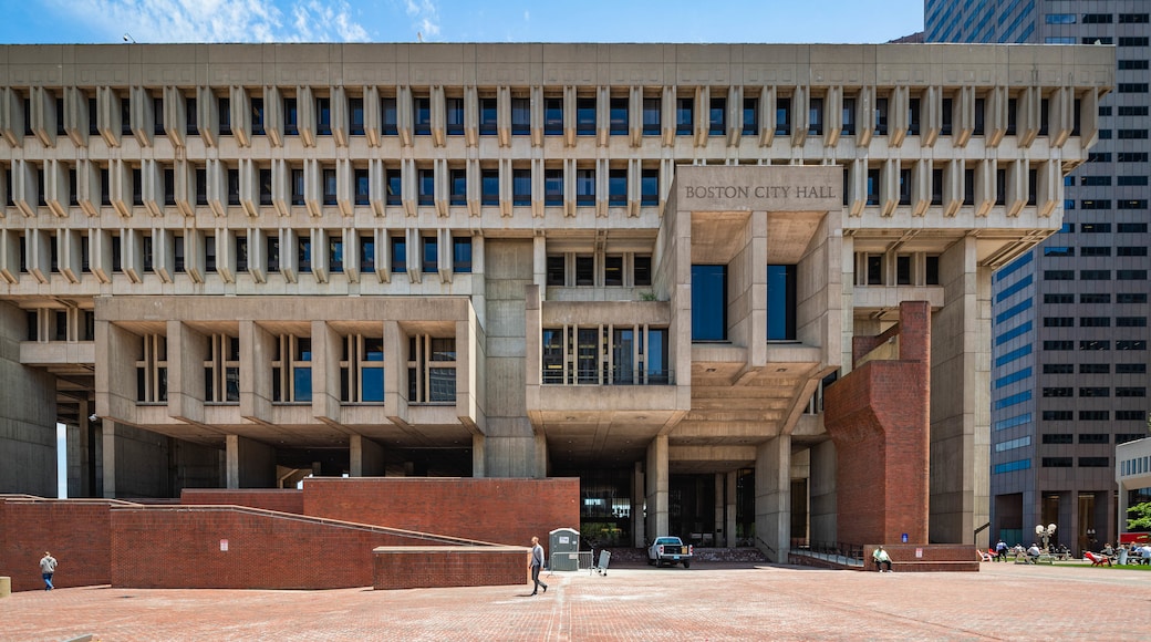 Boston City Hall featuring an administrative buidling