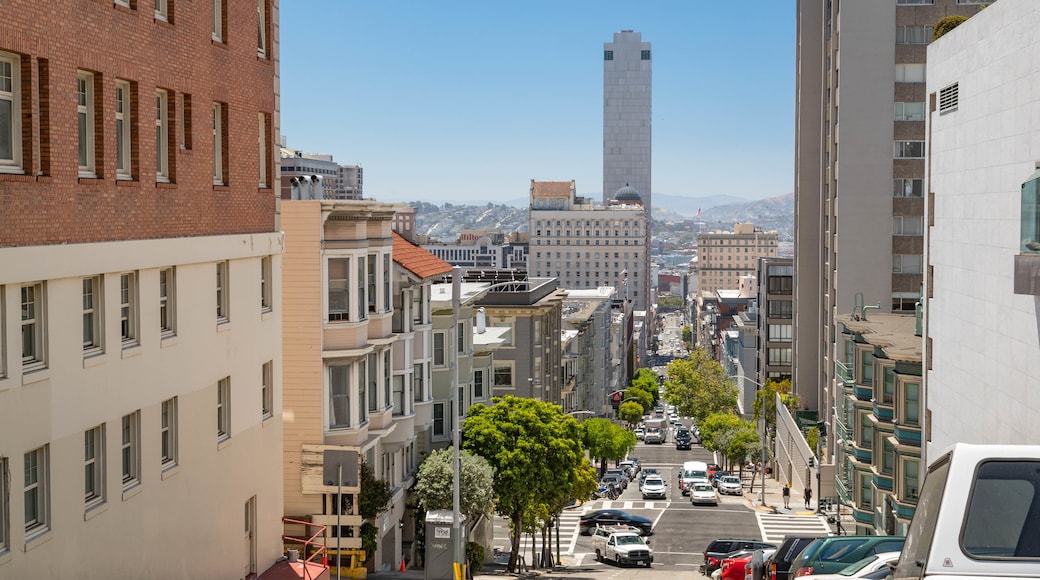 Downtown San Francisco showing a city