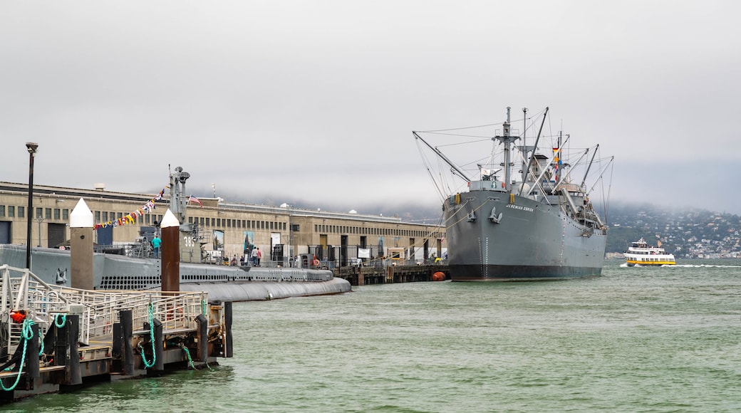 Barco SS Jeremiah O'Brien