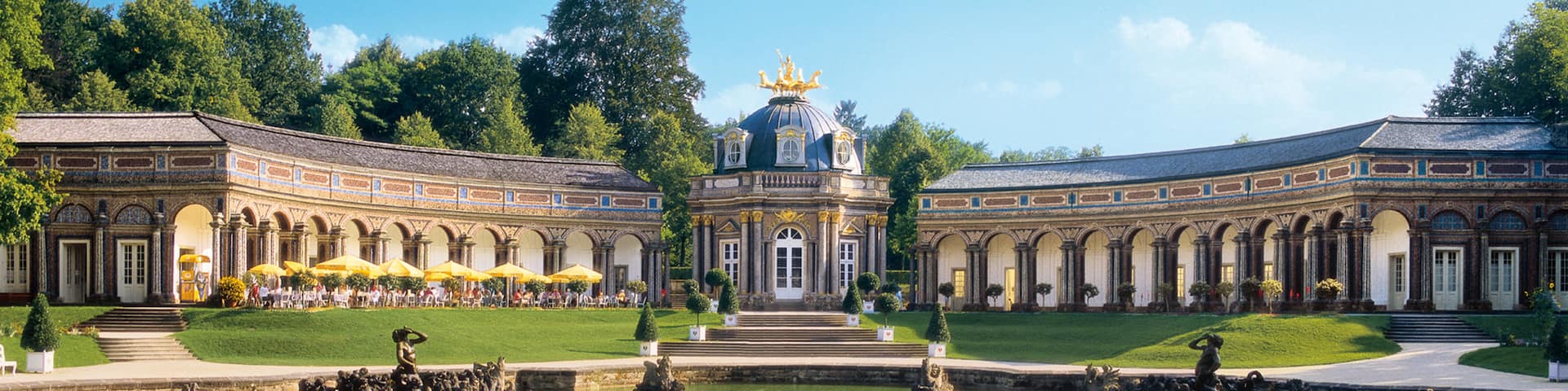 Hermitage Old Palace showing chateau or palace, a fountain and heritage architecture