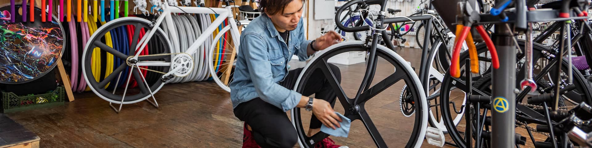 Amerikamura featuring interior views as well as an individual male